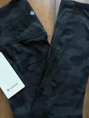 Lululemon Women's Black and Multi Legging